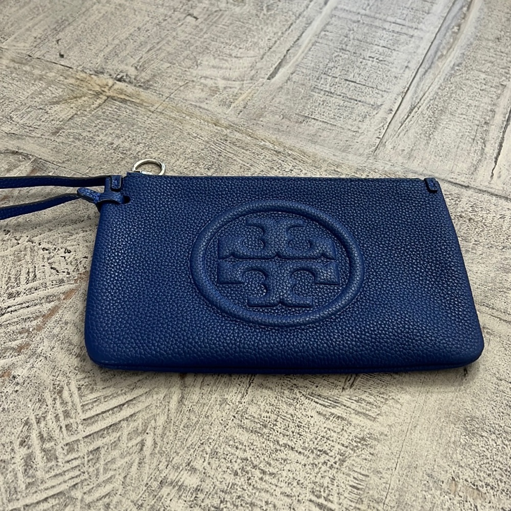 COPY - Tory Burch Perry Bombé Wristlet Bring Indigo
